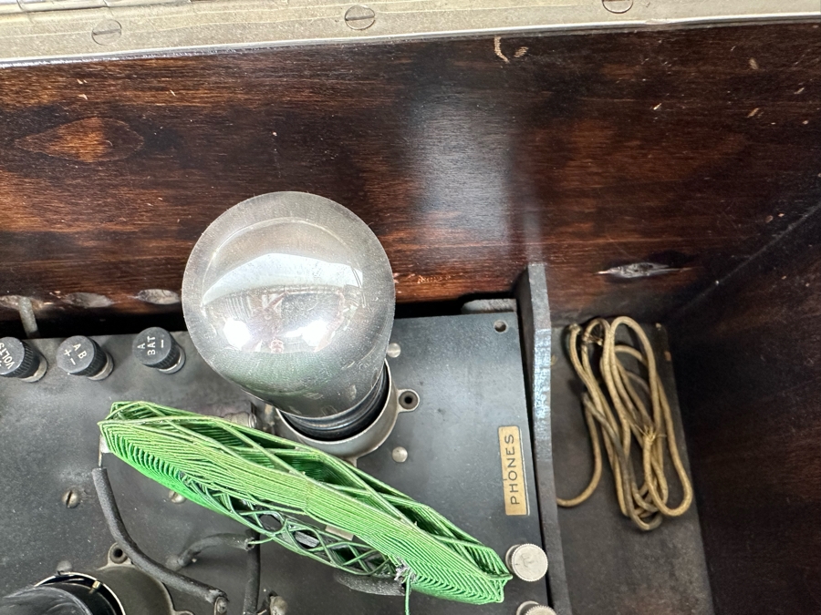 Rare Neo-Dyne Tube Receiver Radio A Product Of Steinway Radio Corporation Chicago Table Model With Hinged Lid 5 Tubes Not Tested 26W X 9D X 9H [Photo 15]