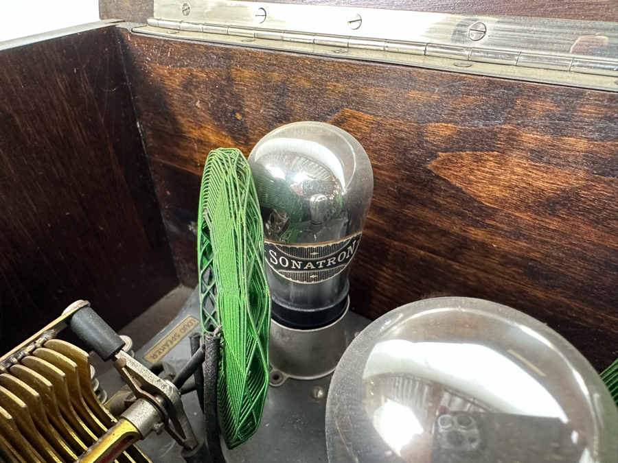 Rare Neo-Dyne Tube Receiver Radio A Product Of Steinway Radio Corporation Chicago Table Model With Hinged Lid 5 Tubes Not Tested 26W X 9D X 9H [Photo 10]