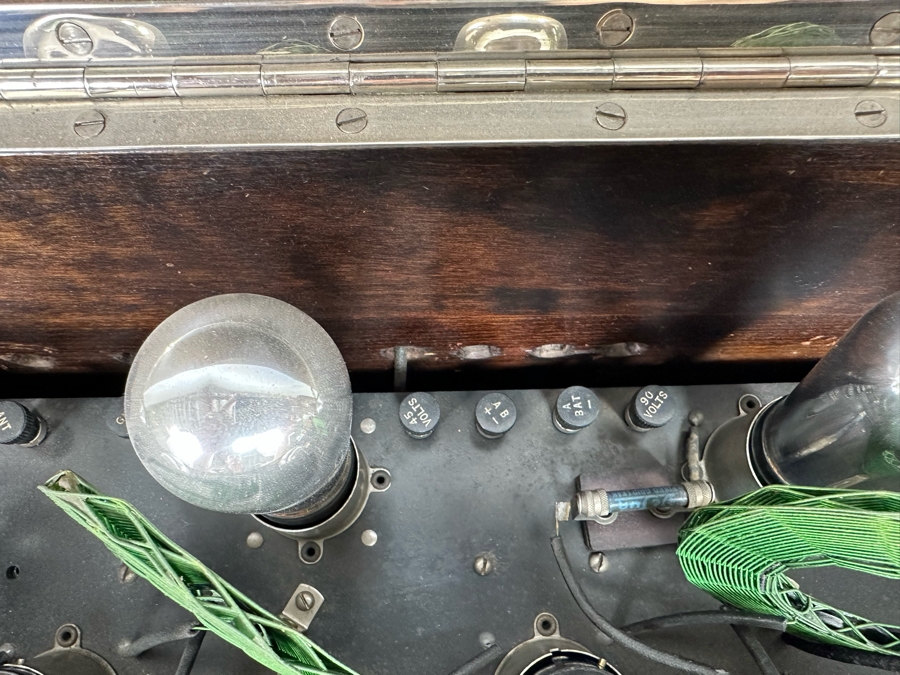 Rare Neo-Dyne Tube Receiver Radio A Product Of Steinway Radio Corporation Chicago Table Model With Hinged Lid 5 Tubes Not Tested 26W X 9D X 9H [Photo 14]
