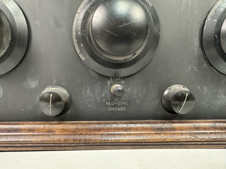Rare Neo-Dyne Tube Receiver Radio A Product Of Steinway Radio Corporation Chicago Table Model With Hinged Lid 5 Tubes Not Tested 26W X 9D X 9H [Photo 4]