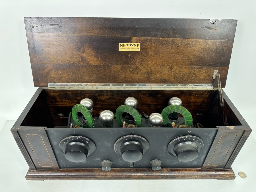 Rare Neo-Dyne Tube Receiver Radio A Product Of Steinway Radio Corporation Chicago Table Model With Hinged Lid 5 Tubes Not Tested 26W X 9D X 9H [Photo 6]