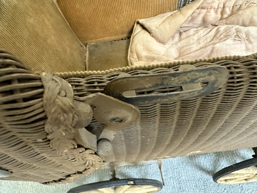 Vintage Kumfy-Kab Co Wicker Doll Carriage Buggy Made In La Porte, Indiana 44W X 17D X 29H  [Photo 12]