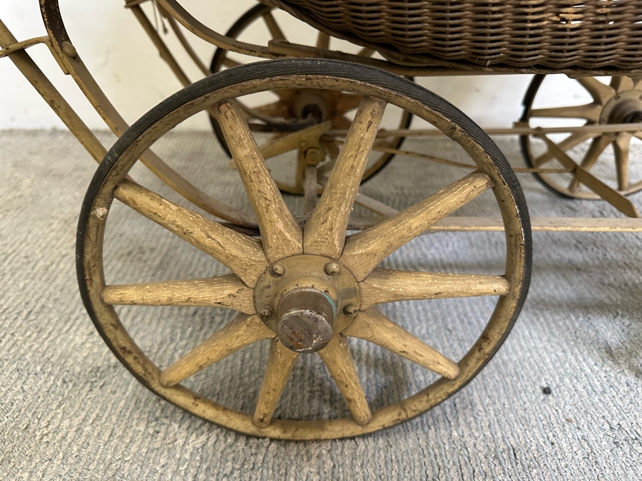 Vintage Kumfy-Kab Co Wicker Doll Carriage Buggy Made In La Porte, Indiana 44W X 17D X 29H  [Photo 5]