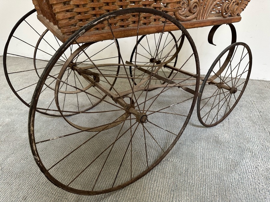 Antique Victorian Wicker Baby Carriage Buggy Perambulator Pram 44W X 22D X 39H [Photo 12]