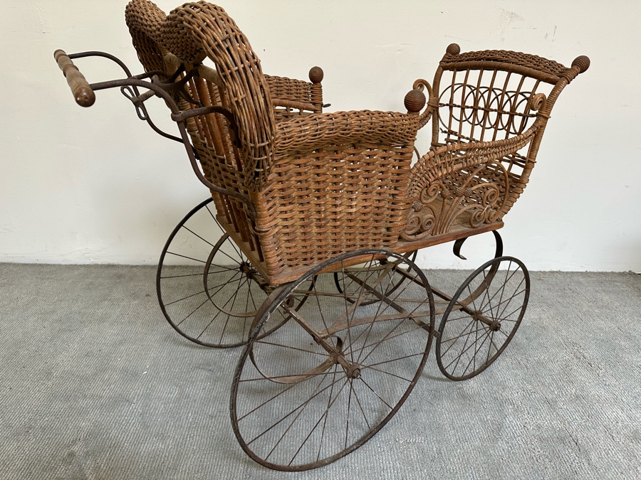 Antique Victorian Wicker Baby Carriage Buggy Perambulator Pram 44W X 22D X 39H [Photo 10]