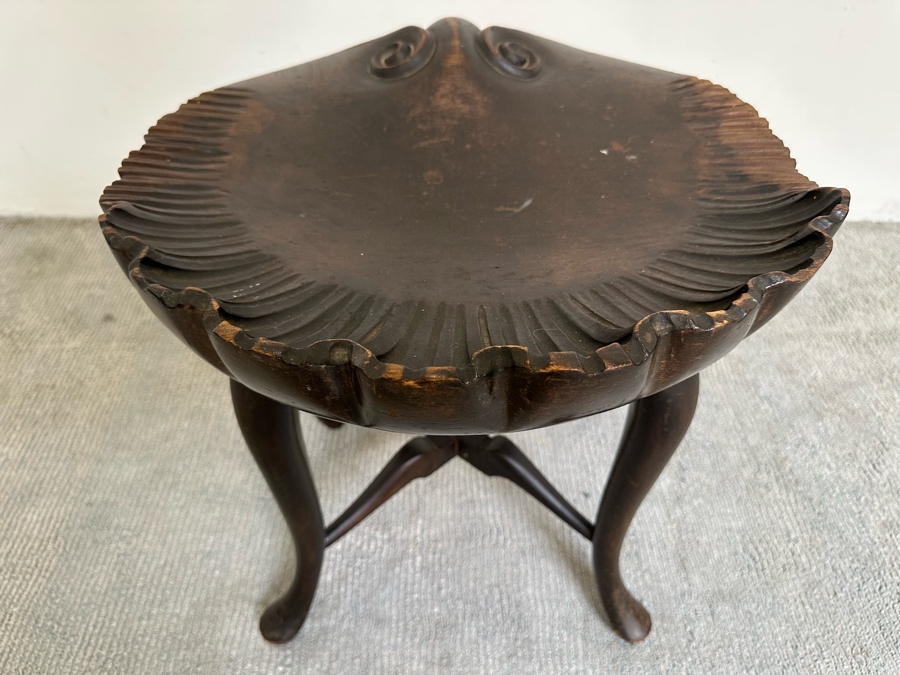 Antique Venetian Carved Wooden Shell Grotto Piano Stool (One Of The Legs Has Been Professionally Restored) 18W X 16D X 18.5H [Photo 8]