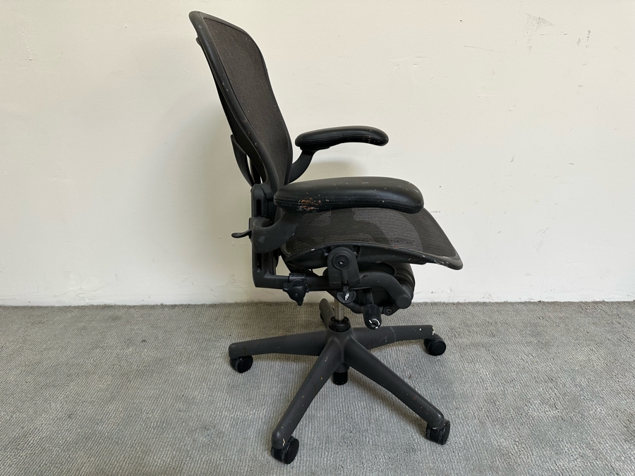 Aeron Chair By Herman Miller Ergonomic Chair Used Personally By The Artist Bonnie Lee Roth (See Photos For Paint Splatter) Retails $1,275 [Photo 5]