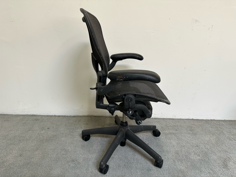 Aeron Chair By Herman Miller Ergonomic Chair Used Personally By The Artist Bonnie Lee Roth (See Photos For Paint Splatter) Retails $1,275 [Photo 6]