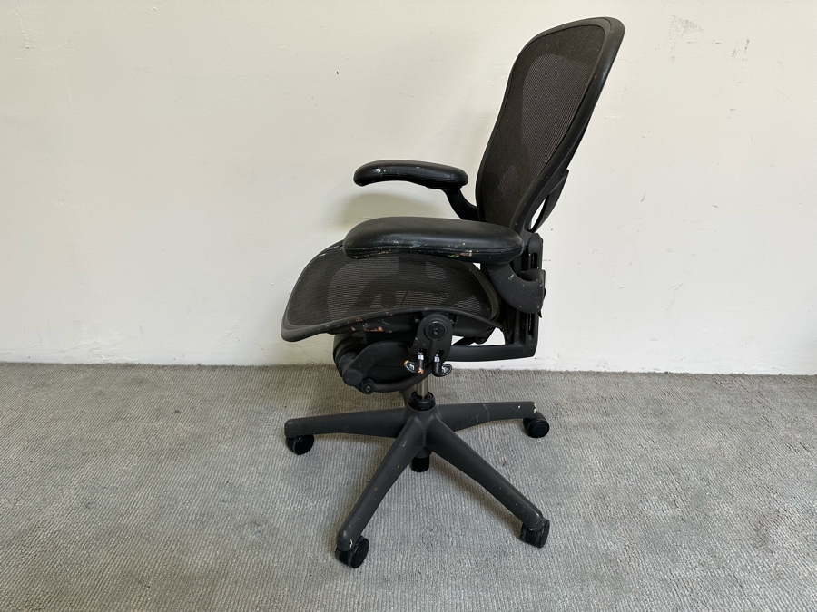 Aeron Chair By Herman Miller Ergonomic Chair Used Personally By The Artist Bonnie Lee Roth (See Photos For Paint Splatter) Retails $1,275 [Photo 12]