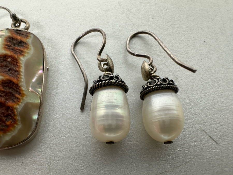 Sterling Silver Pearl Earrings And Sterling Silver Shell Earrings 10.8g [Photo 5]