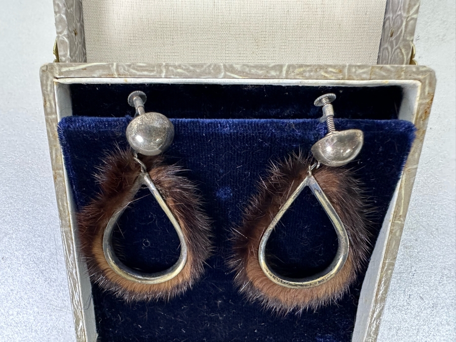 Vintage Silver And Fur Screwback Earrings With Original Box [Photo 4]