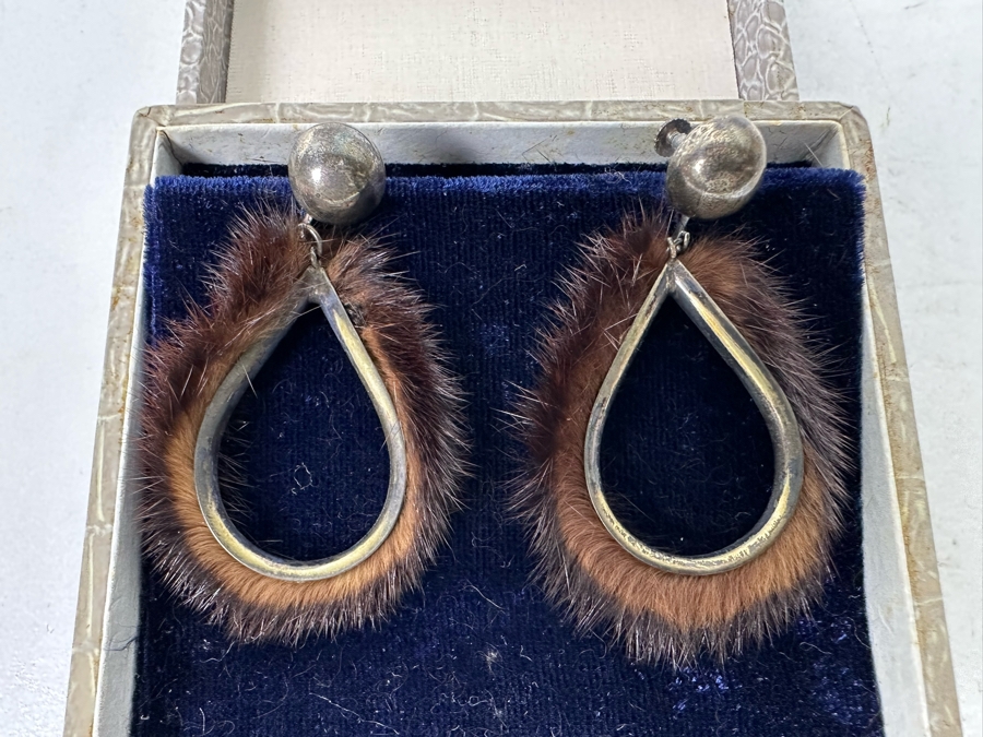 Vintage Silver And Fur Screwback Earrings With Original Box [Photo 2]