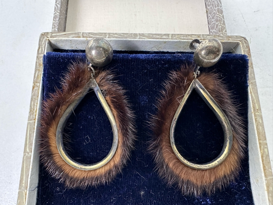 Vintage Silver And Fur Screwback Earrings With Original Box [Photo 3]