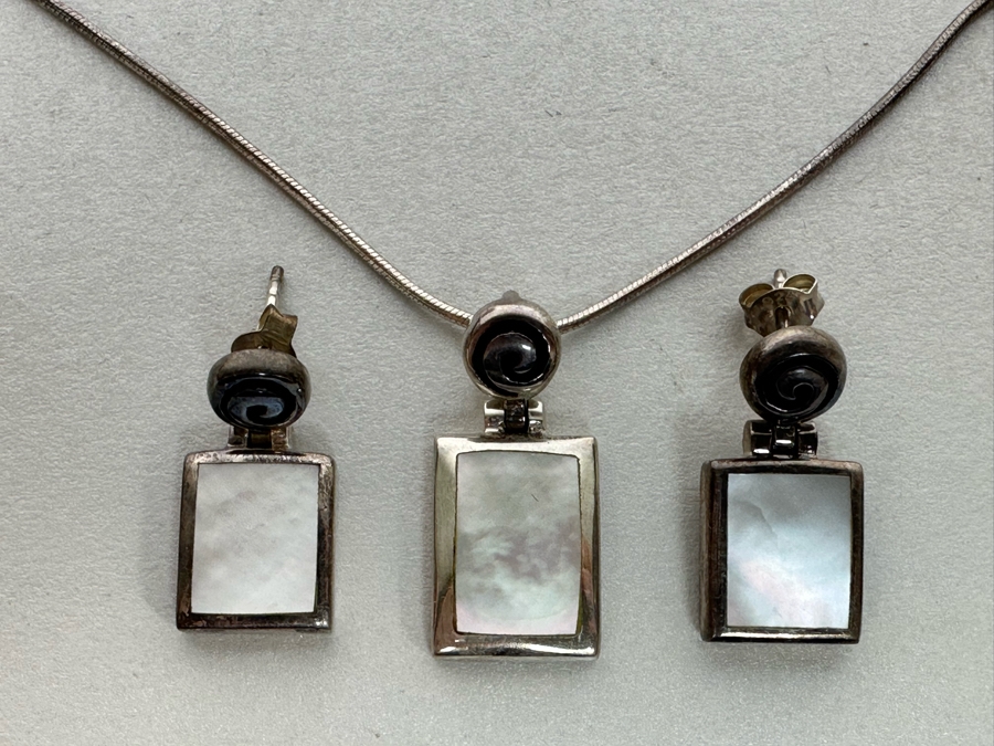 Sterling Silver Pendant With 18' Sterling Silver Necklace And Matching Earrings 14.8g [Photo 4]