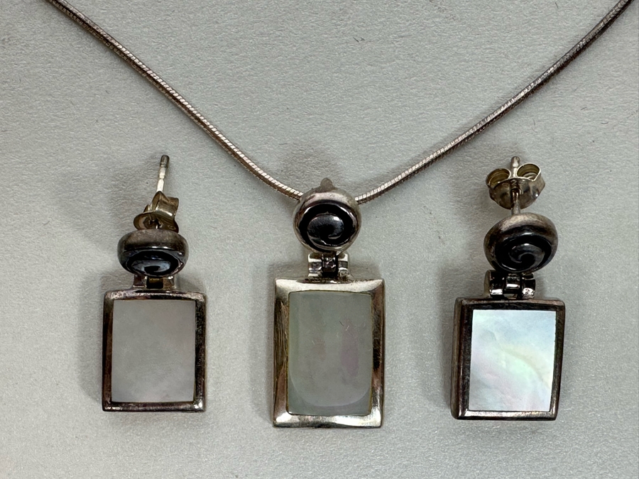 Sterling Silver Pendant With 18' Sterling Silver Necklace And Matching Earrings 14.8g [Photo 3]