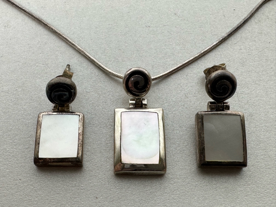 Sterling Silver Pendant With 18' Sterling Silver Necklace And Matching Earrings 14.8g [Photo 5]
