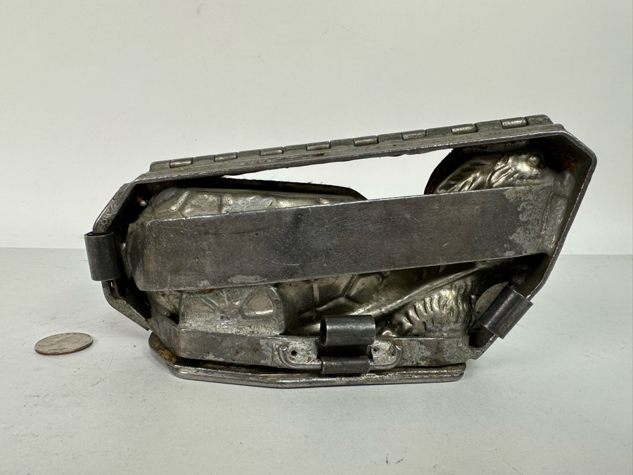 Vintage Easter Bunny Chocolate Mold Commercial Grade 8W X 5H [Photo 4]