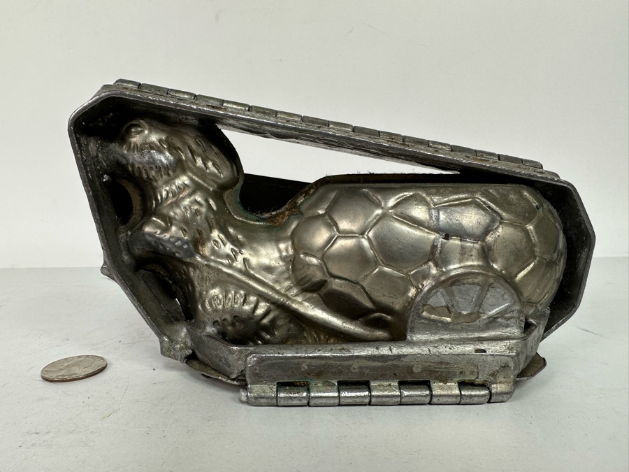 Vintage Easter Bunny Chocolate Mold Commercial Grade 8W X 5H [Photo 3]
