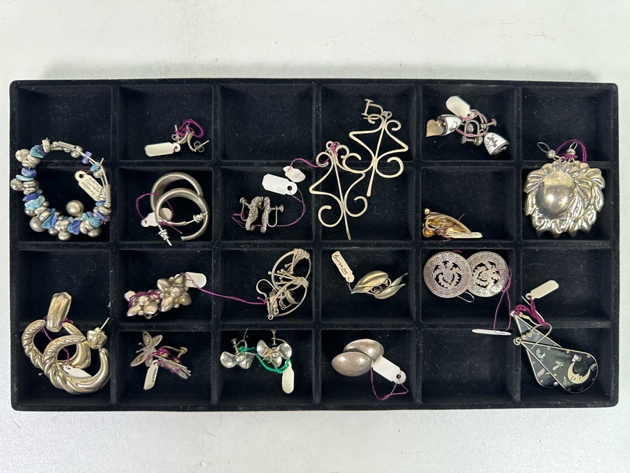 Vintage Sterling Silver Jewelry Earring Lot Mainly Mexican Silver Comes With Tray 148g Total Sterling Weight [Photo 2]