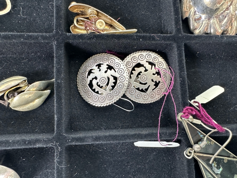 Vintage Sterling Silver Jewelry Earring Lot Mainly Mexican Silver Comes With Tray 148g Total Sterling Weight [Photo 15]