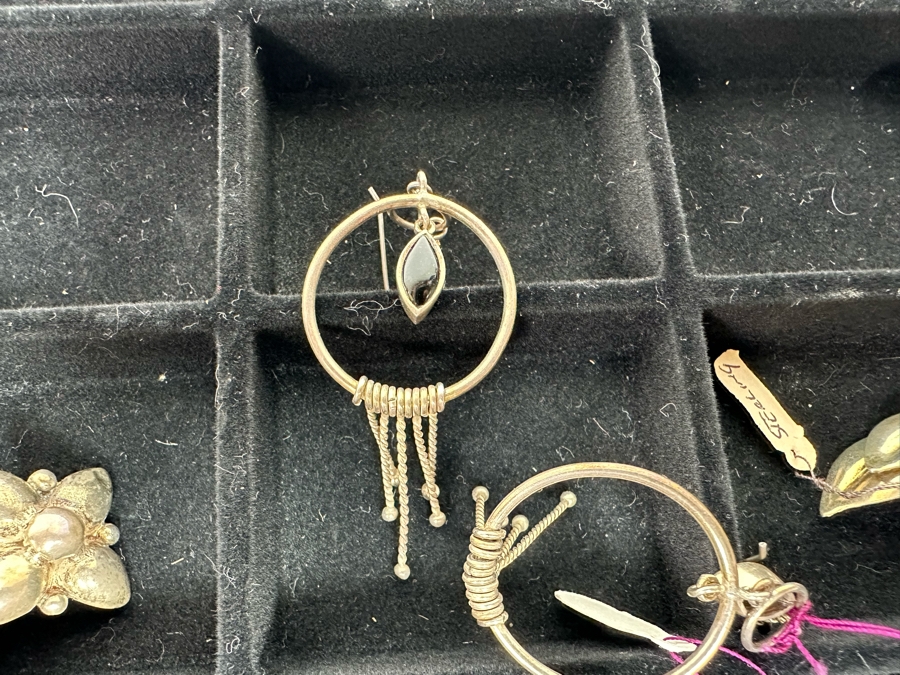 Vintage Sterling Silver Jewelry Earring Lot Mainly Mexican Silver Comes With Tray 148g Total Sterling Weight [Photo 20]