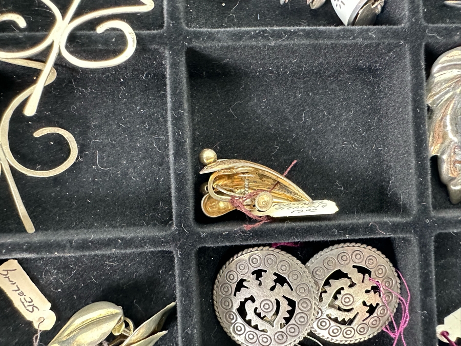 Vintage Sterling Silver Jewelry Earring Lot Mainly Mexican Silver Comes With Tray 148g Total Sterling Weight [Photo 16]