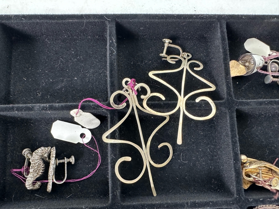 Vintage Sterling Silver Jewelry Earring Lot Mainly Mexican Silver Comes With Tray 148g Total Sterling Weight [Photo 13]