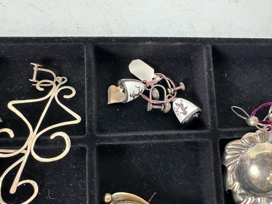 Vintage Sterling Silver Jewelry Earring Lot Mainly Mexican Silver Comes With Tray 148g Total Sterling Weight [Photo 17]