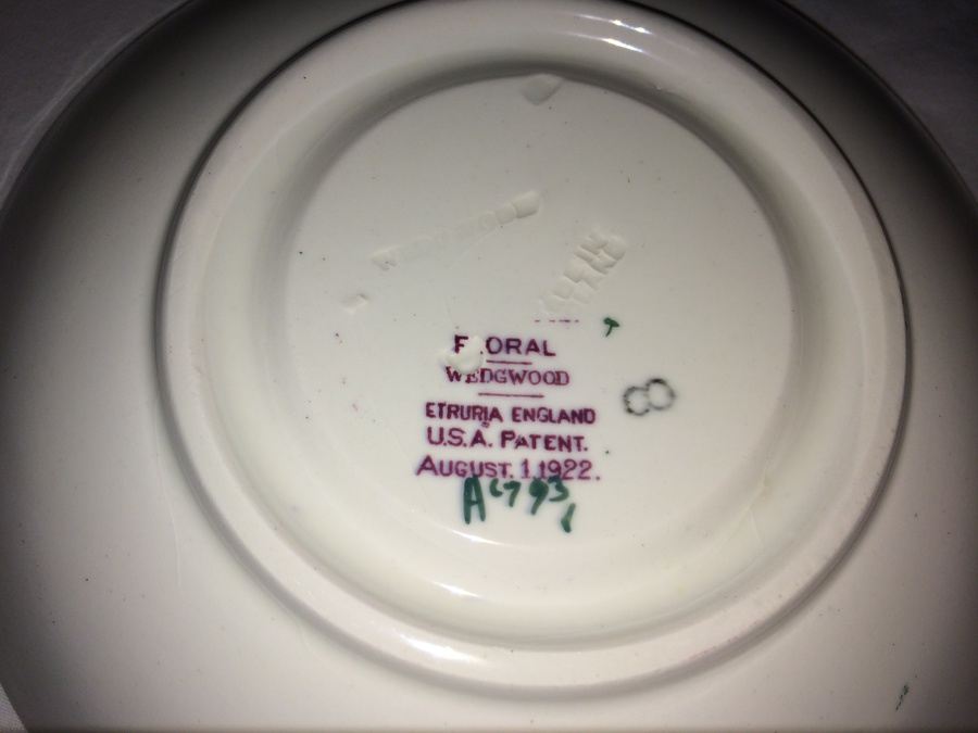 Floral Wedgwood 18 Piece China Set [Photo 3]