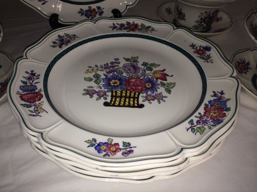 Floral Wedgwood 18 Piece China Set [Photo 4]