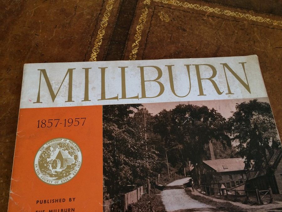 Interesting Lot with John Wayne Items [Photo 16]