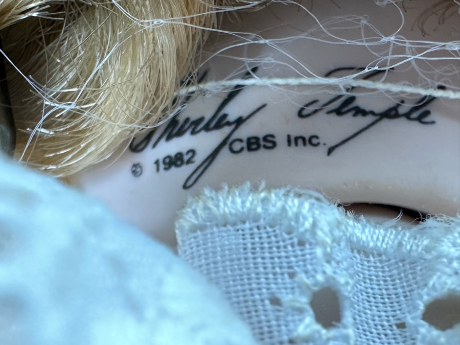 Limited Edition Porcelain Shirley Temple Doll 1982 CBS 17L [Photo 9]