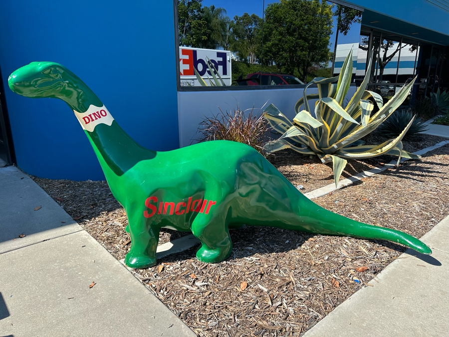Sinclair Dino Dinosaur Gasoline Fiberglass Statue Automotive Man Cave Advertising Item 102'L X 24'W X 48'H [Photo 5]