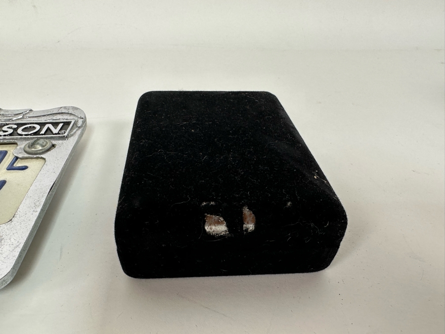 Harley-Davidson Owners Group Belt Buckle 1993 And Harley-Davidson Motorcycle License Plate Frame 7 X 6 [Photo 10]