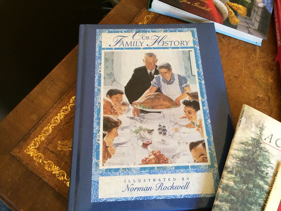 Holiday Book Lot [Photo 4]