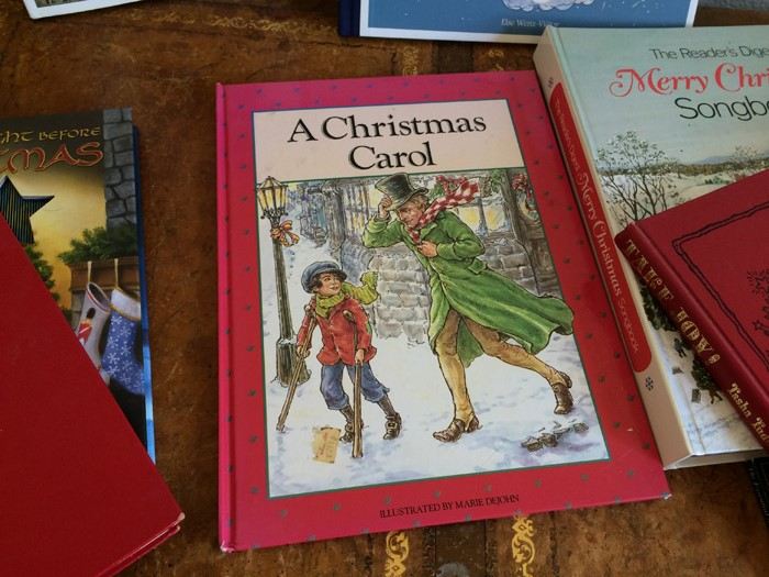 Holiday Book Lot [Photo 8]