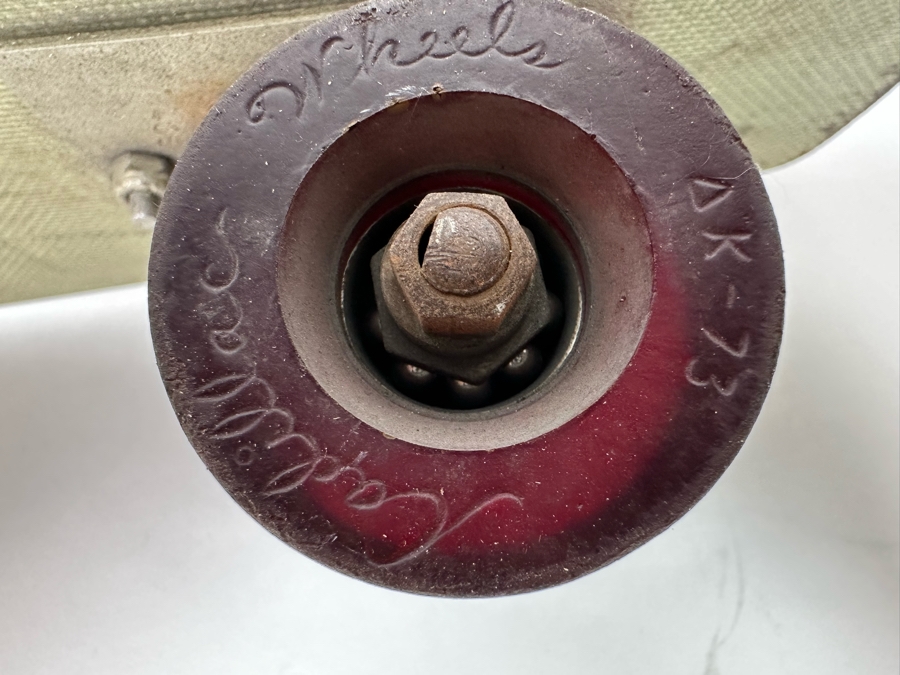 Vintage BAHNE Fiberglass Skateboard With Cadillac Wheels 26.5L [Photo 9]