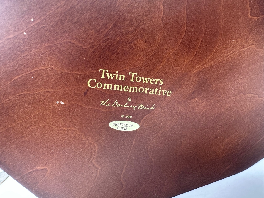 Twin Towers Commemorative Sculpture By The Danbury Mint With Cert 10W X 7D X 9H [Photo 12]