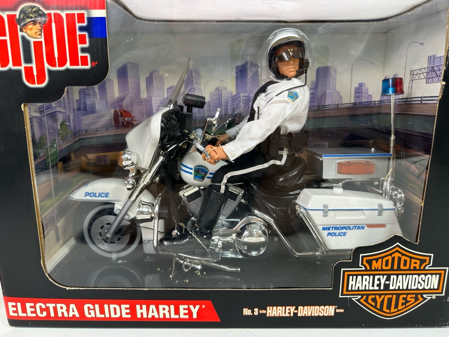 New In Box G.I. Joe Electra Glide Harley NYC Motorcycle Police Officer Cop Hasbro 17W X 8D X 12H [Photo 5]