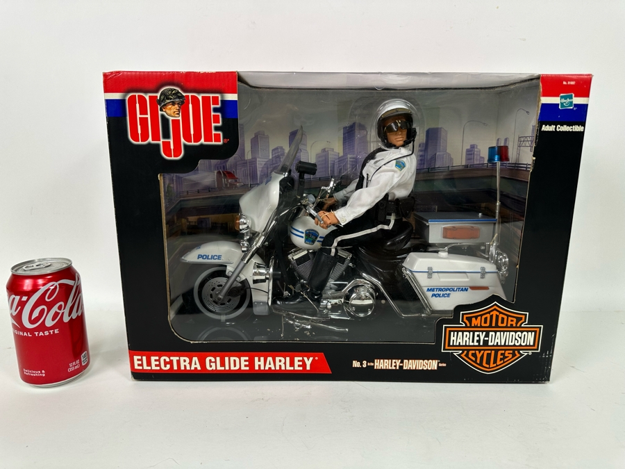 New In Box G.I. Joe Electra Glide Harley NYC Motorcycle Police Officer Cop Hasbro 17W X 8D X 12H [Photo 3]