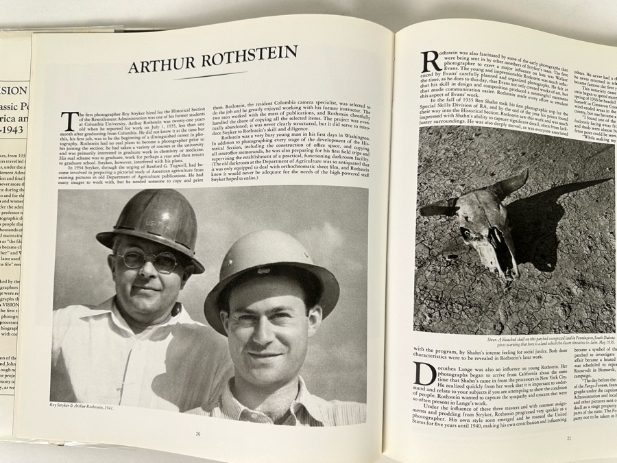 First Edition Hardcover Book A Vision Shared: A Classic Portrait Of America And It's People, 1935-1943 [Photo 9]