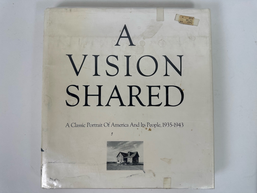 First Edition Hardcover Book A Vision Shared: A Classic Portrait Of America And It's People, 1935-1943 [Photo 2]