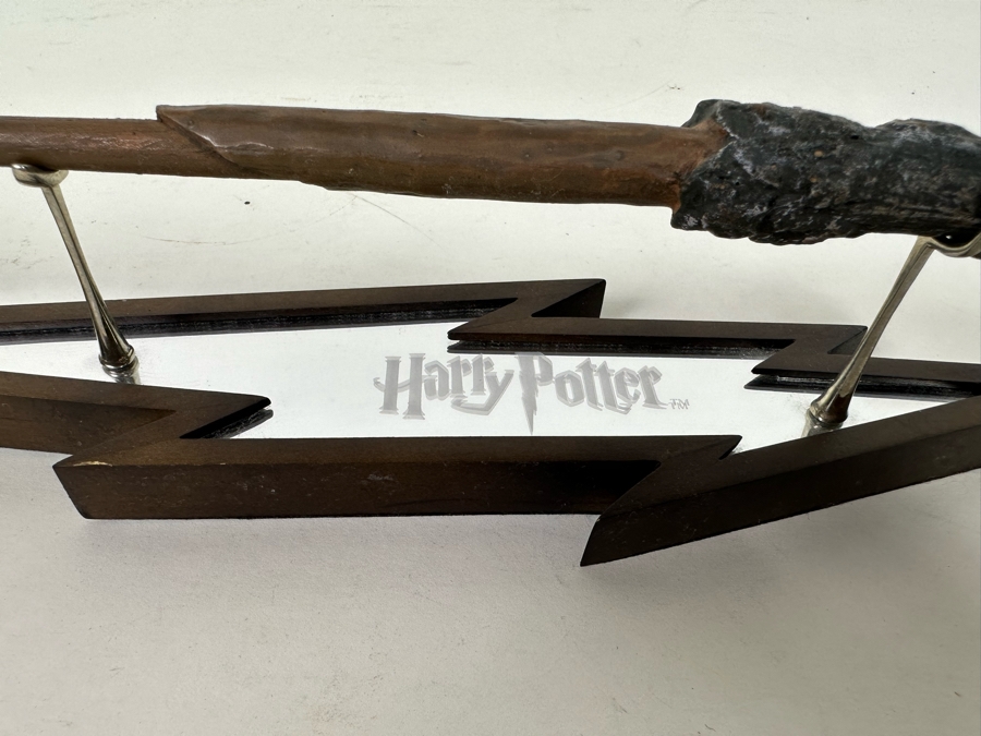 Harry Potter Movie Wand 14L And Harry Potter 1 Crown Coin [Photo 12]