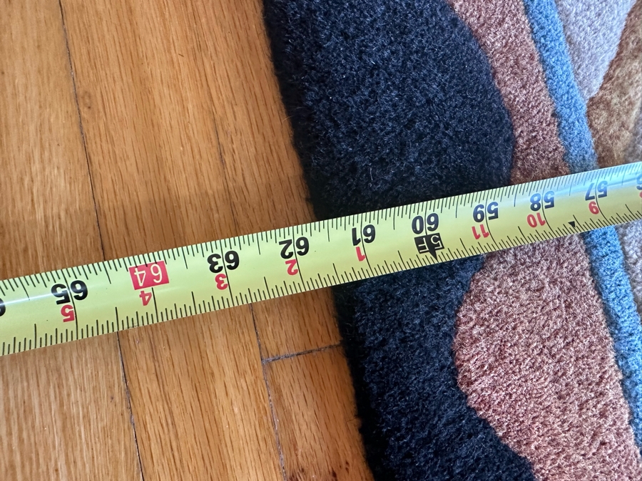 Hand Tufted Wool Area Rug 61' X 93' [Photo 8]