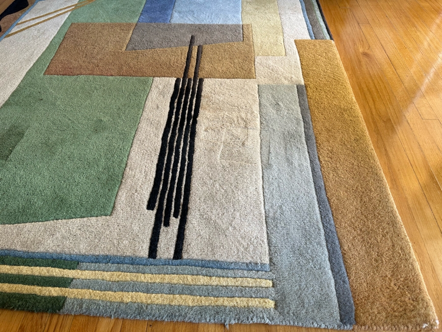 Hand Tufted Wool Area Rug 61' X 93' [Photo 5]