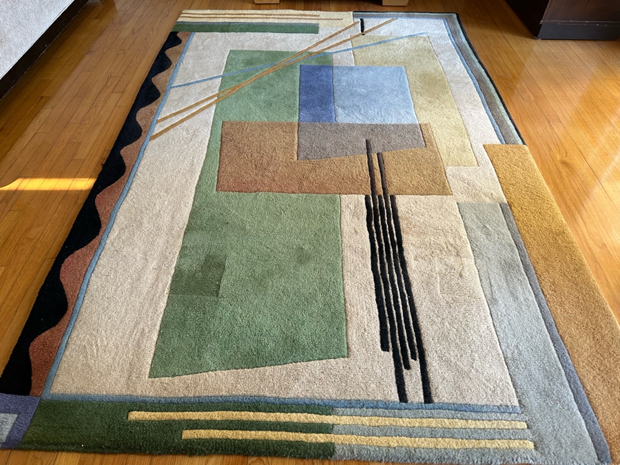 Hand Tufted Wool Area Rug 61' X 93'