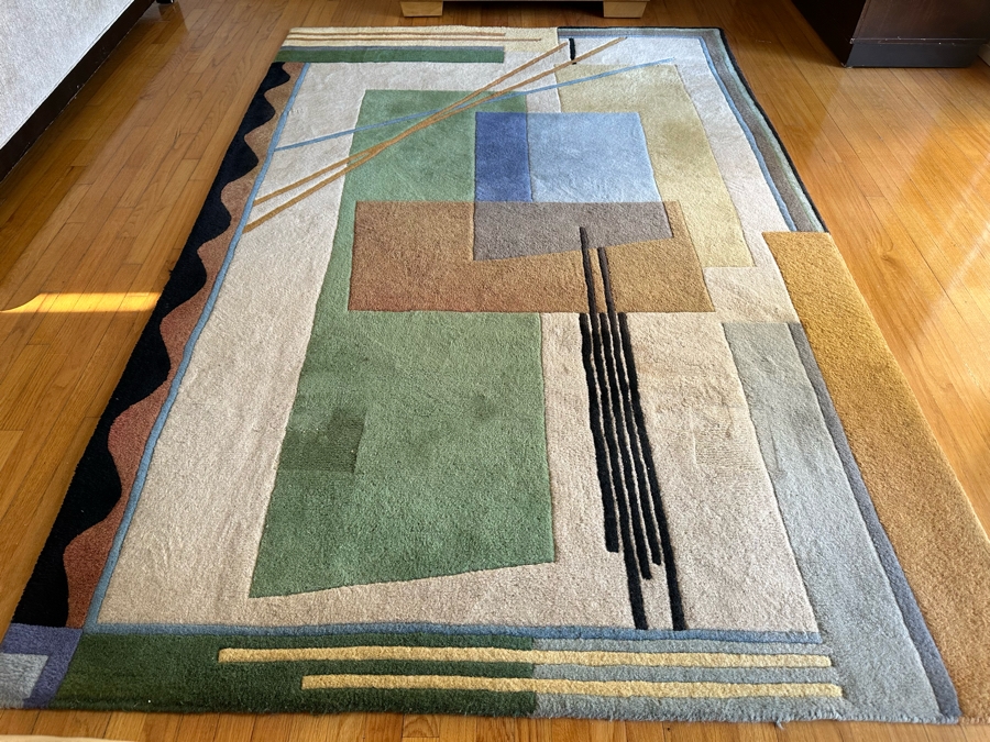 Hand Tufted Wool Area Rug 61' X 93' [Photo 3]