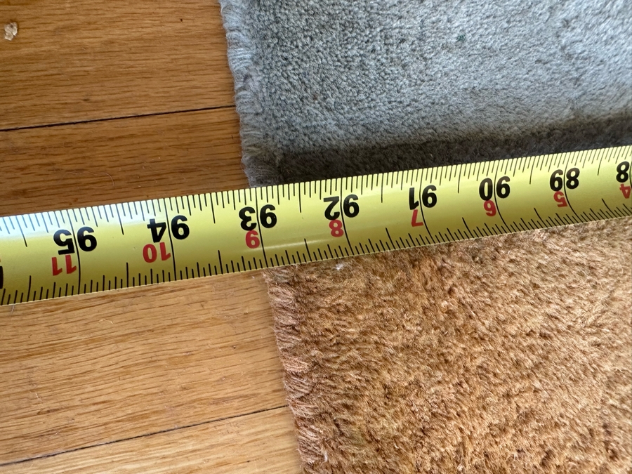 Hand Tufted Wool Area Rug 61' X 93' [Photo 9]