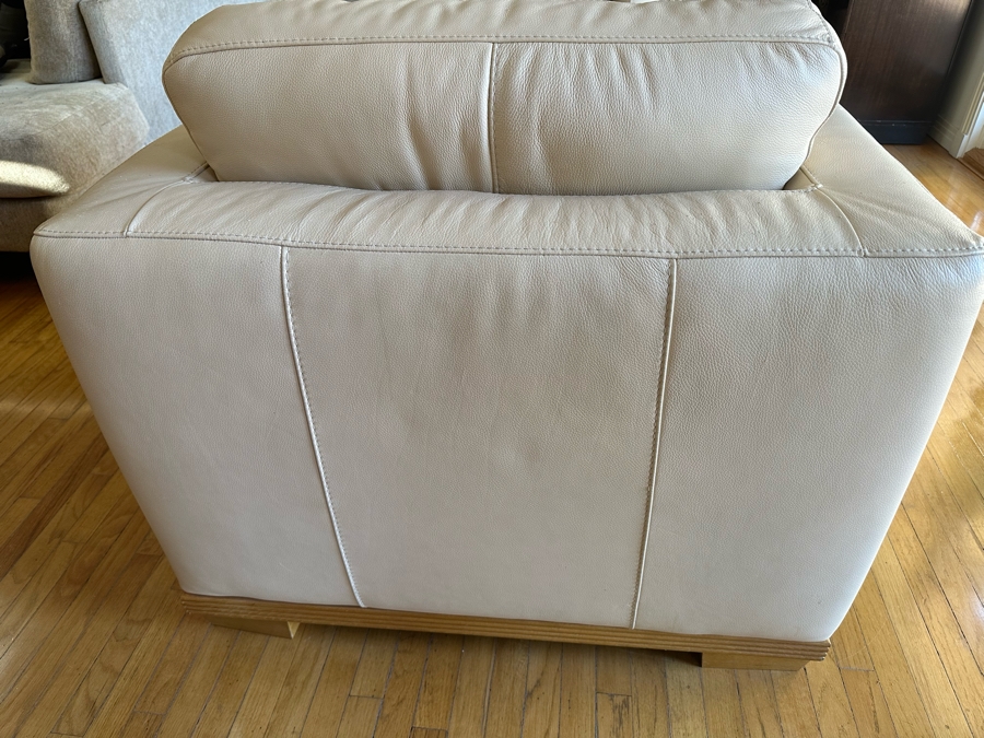 Pair Of Italian Leather Armchairs [Photo 17]