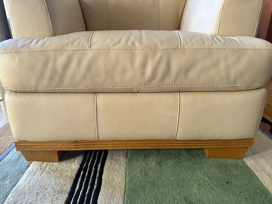 Pair Of Italian Leather Armchairs [Photo 15]